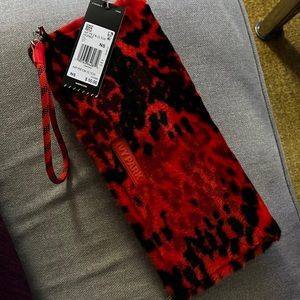 Ivy Park Ivy Hearts clutch